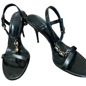 Gucci Black Patent Leather Strappy Heels with Gold Gucci Link Chain Size…